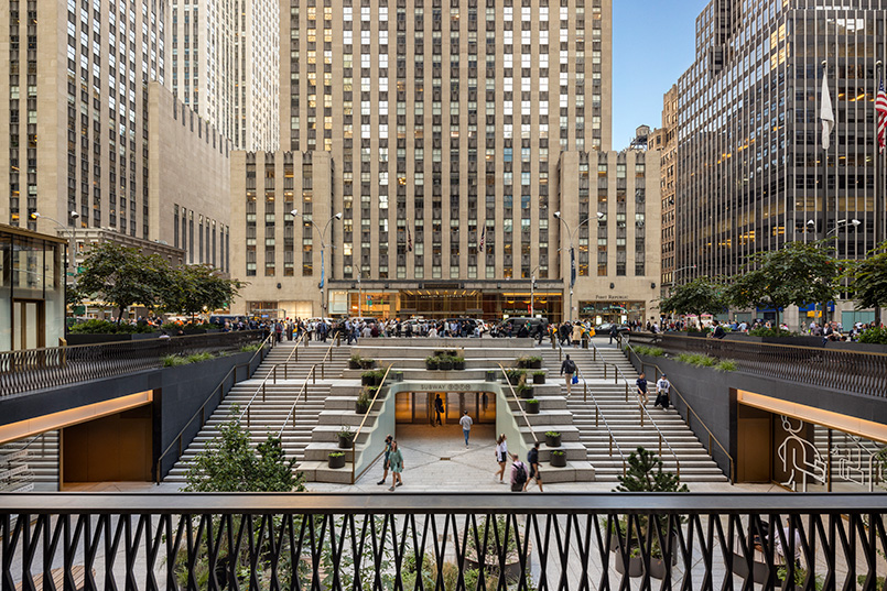 — 1221 Avenue of the Americas public plaza, New York, 2022, ACPV ARCHITECTS, ph. F. Dzikowski