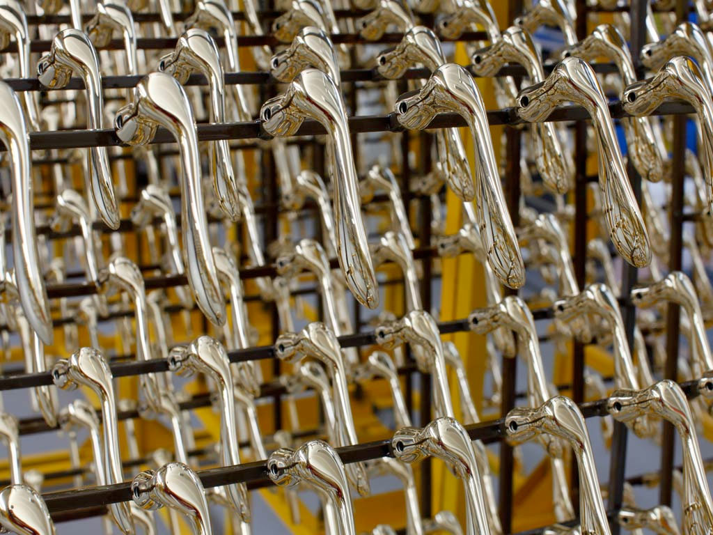 Maniglie in ottone pronte per la lavorazione