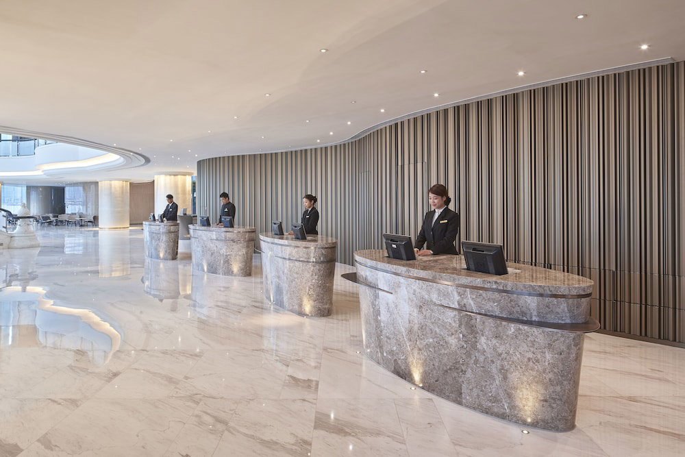 Harbour Grand Kowloon Hotel — Hong Kong, Cina — scorcio verticale
