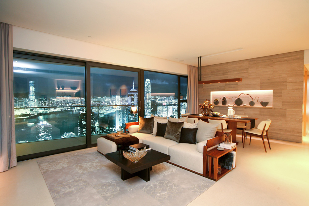 Azura — Hong Kong — scorcio verticale