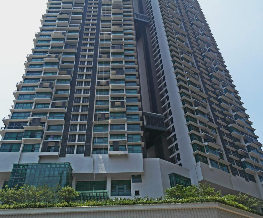 Eco City Apartment — Kuala Lumpur, Malesia — scorcio verticale