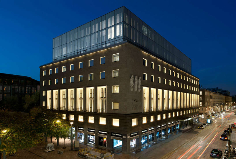 Hotel Armani — Milan, Italy — scorcio verticale