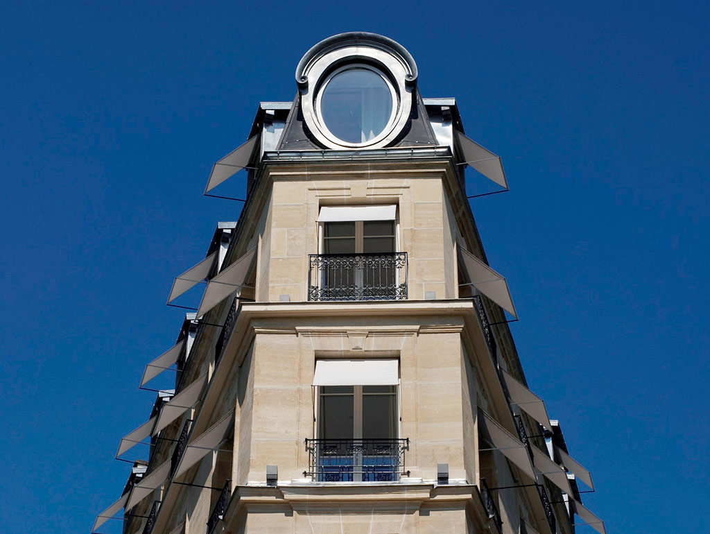 Hotel Metropolitan Paris — Parigi, Francia — scorcio verticale