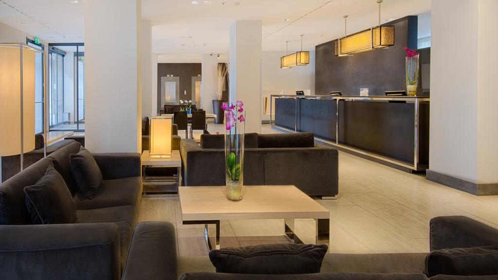 NH Hotel de la Gare Bologna — Bologna, Italia — scorcio verticale