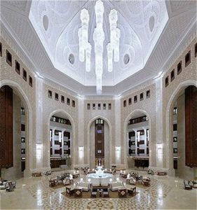 Al Bustan Palace — Muscat, Oman — scorcio verticale