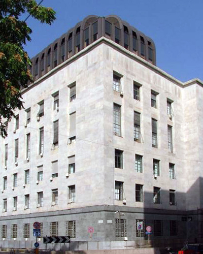 Palazzo Di Giustizia — Milano, Italy — scorcio verticale
