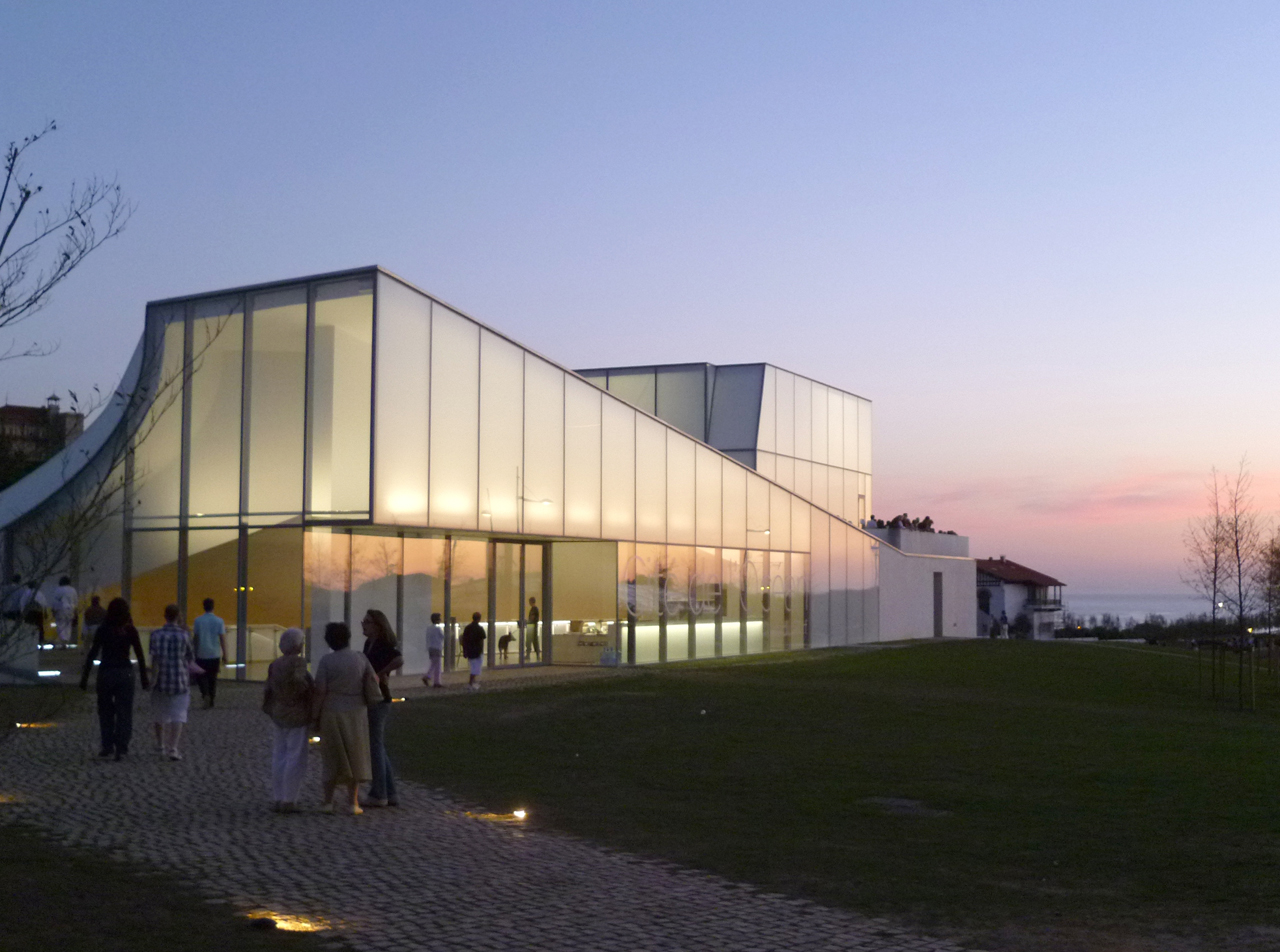 Cité de l’ocean et du surf — Biarritz, France — scorcio verticale