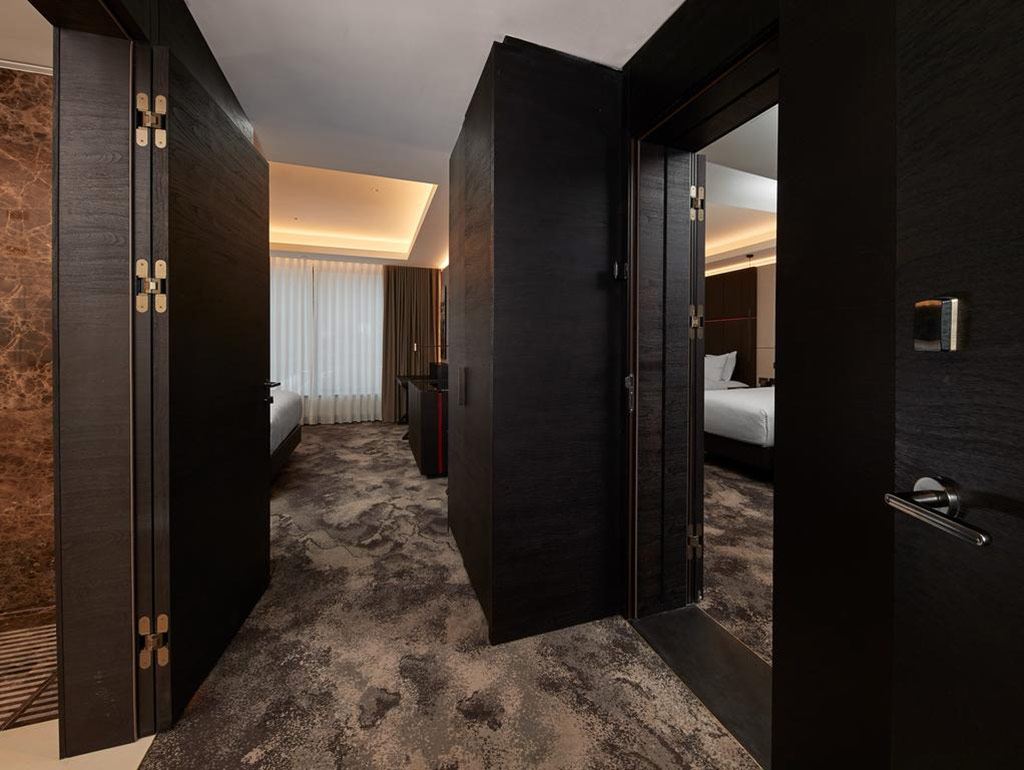 Hilton Belgrade — Belgrado, Serbia — scorcio verticale
