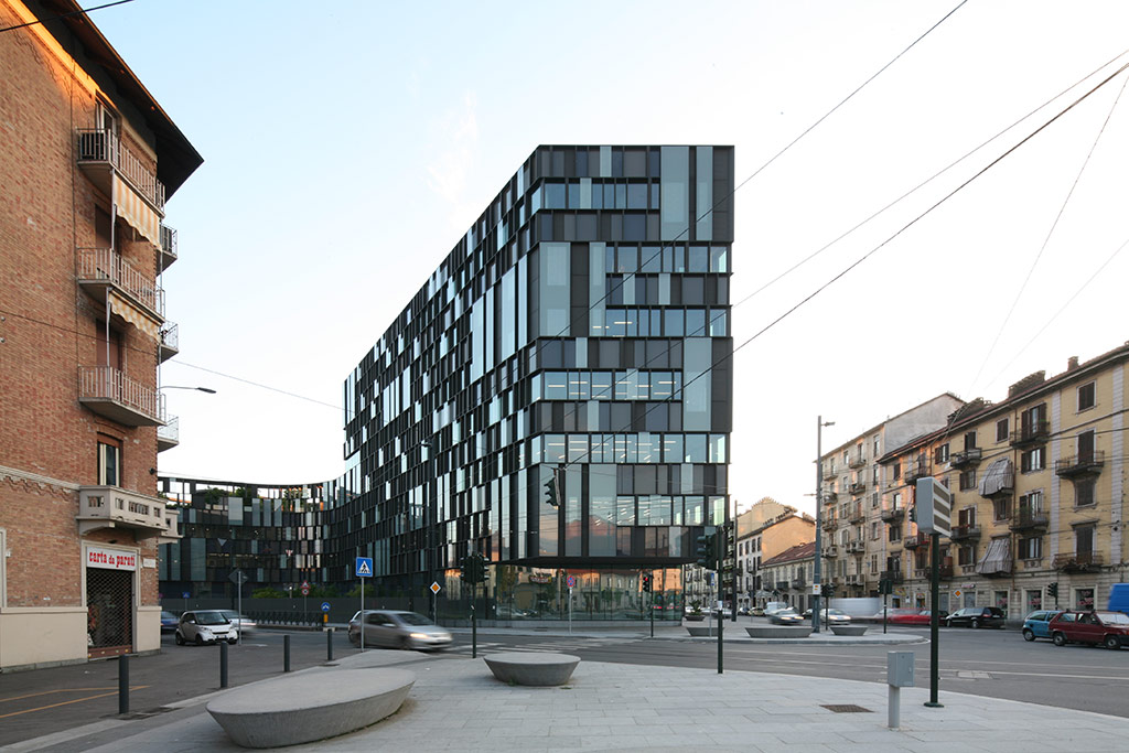 Nuovo centro direzionale Lavazza — Torino, Italia — scorcio verticale