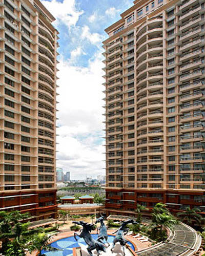 Somerset Apartment — Jakarta, Indonesia — scorcio verticale